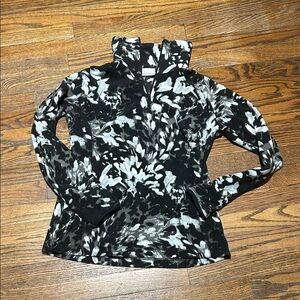 Black and White Columbia Pullover